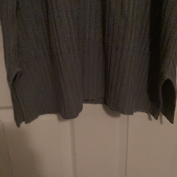 Vintage... Gray Knit Sweater - Picture 3 of 9